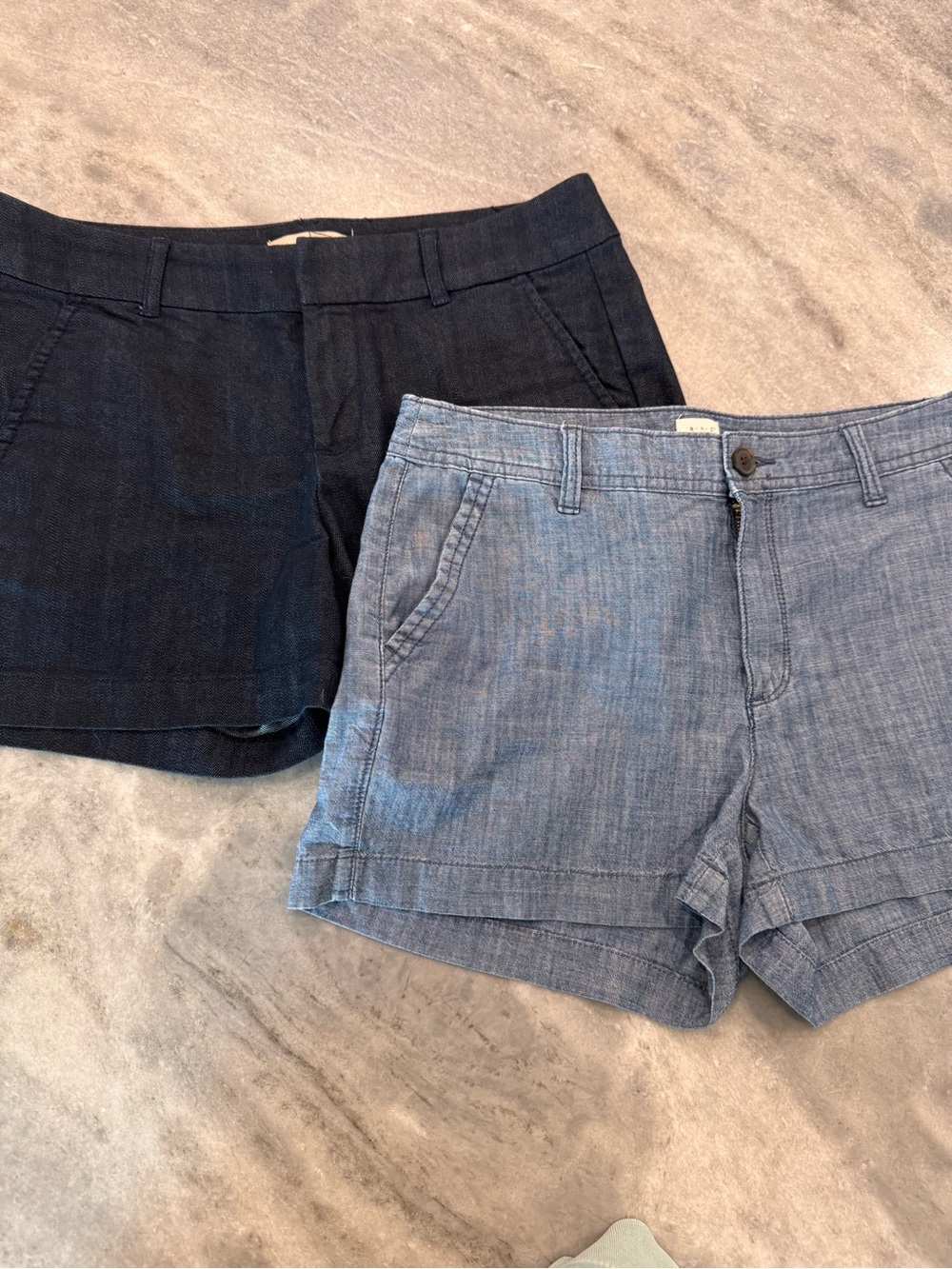 2 Women’s Casual Shorts in Light Blue and Navy